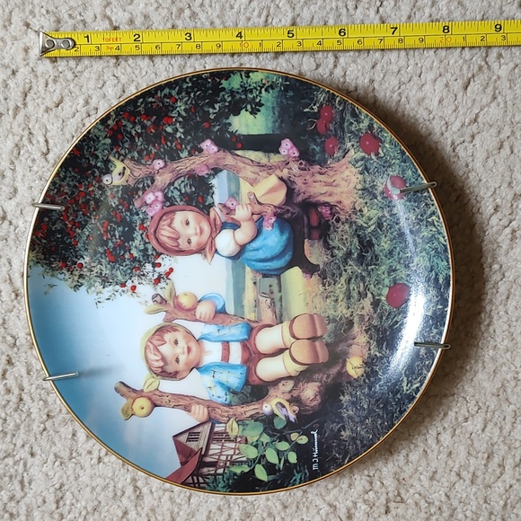 Collectors Plate - Picture 8 of 8